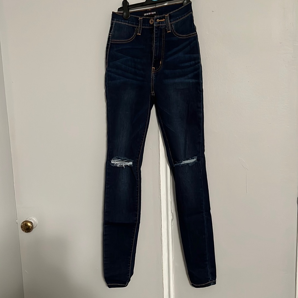 Fashion nova distressed jeans - Picture 1 of 3
